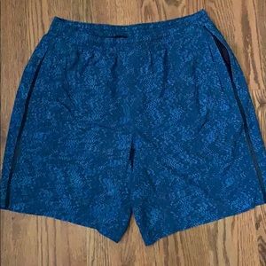 Lululemon men’s XL shorts with liner